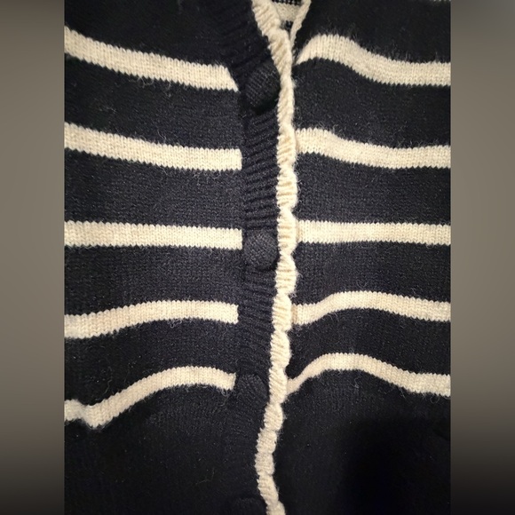 Black and White Striped Women's Sweater (Great condition) - Picture 5 of 9